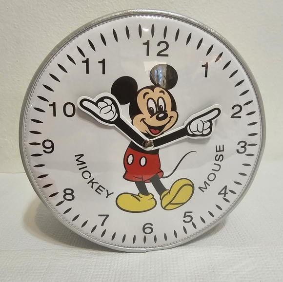 Mickey Mouse Disney Loungefly Figural Mickey Vinatge Watch Backpack and Wallet - Picture 6 of 9